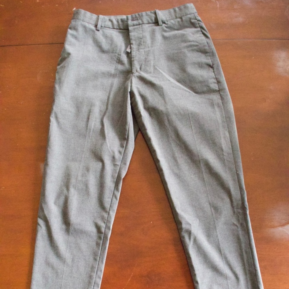 Uniqlo Grey Ankle-Length Ezy Pants (Size S)